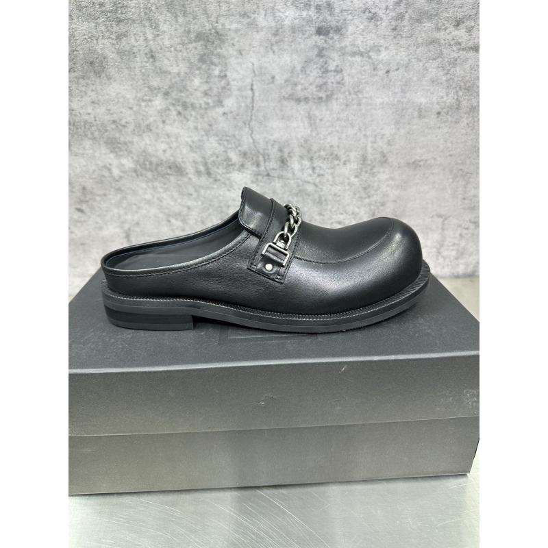 Pra*a leather shoes